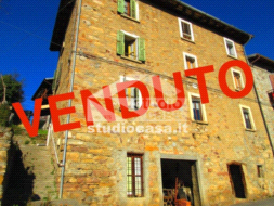 Casa Unifamiliare in vendita a Rogno