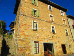 Casa Unifamiliare in vendita a Rogno