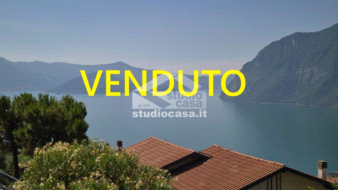 Villa a schiera in vendita a Riva di Solto