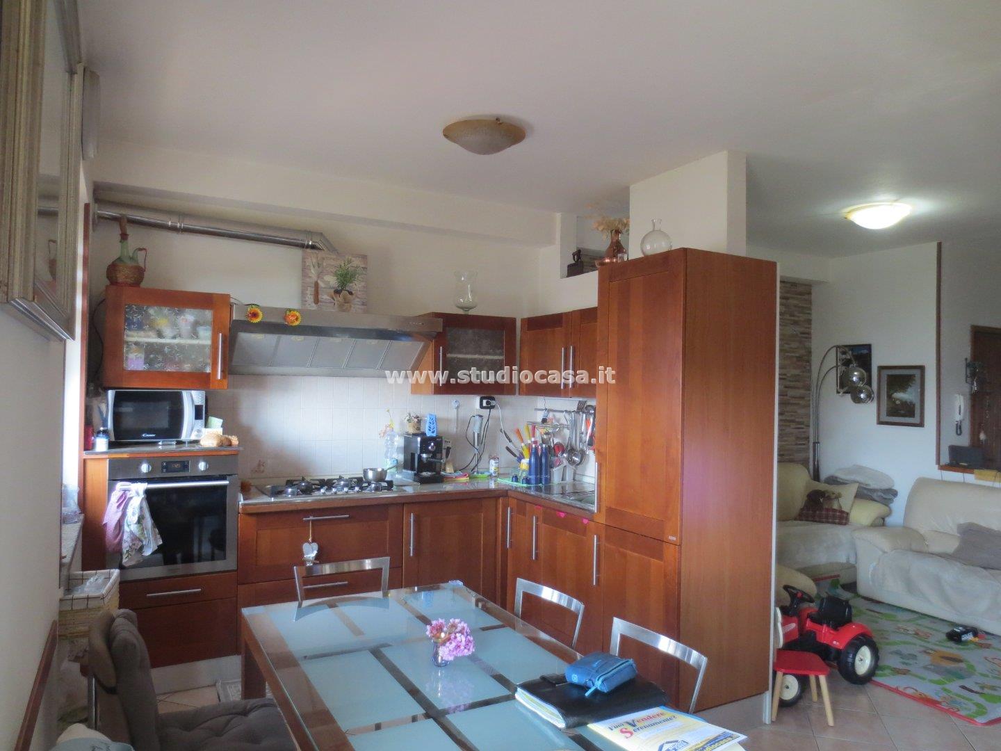 Appartamento in vendita a Carenno