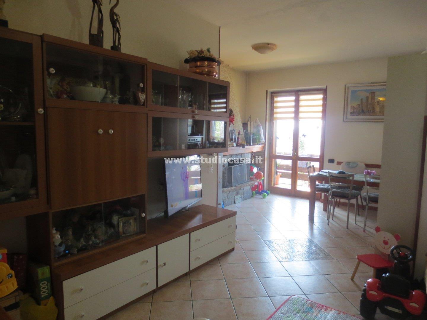 Appartamento in vendita a Carenno