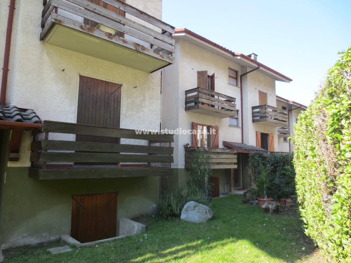 Appartamento in vendita a Carenno