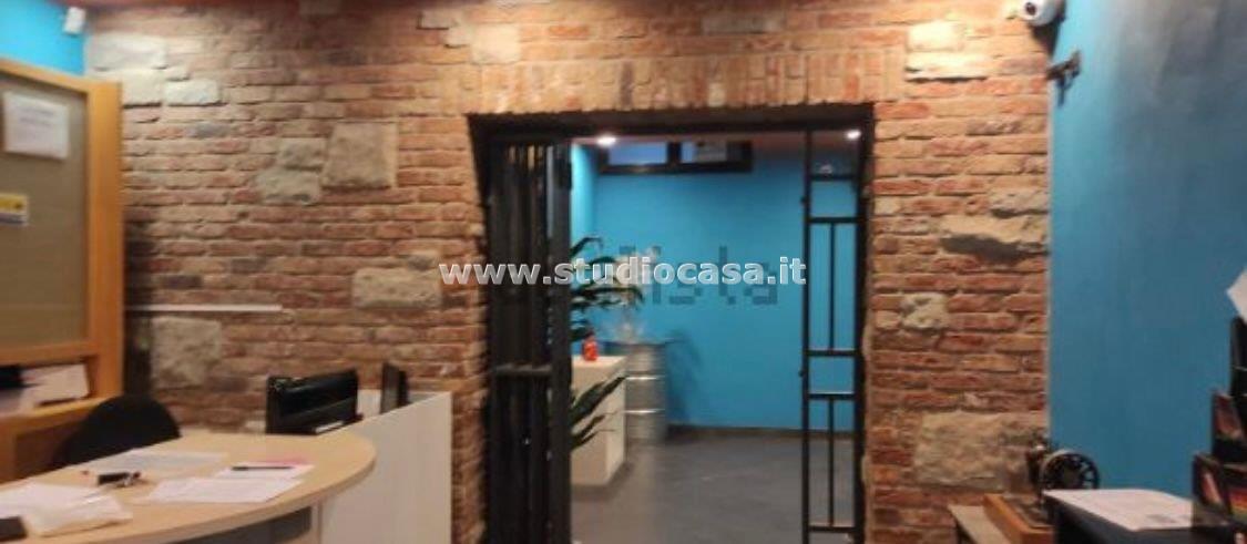 Negozio in affitto a Sotto il Monte Giovanni XXIII