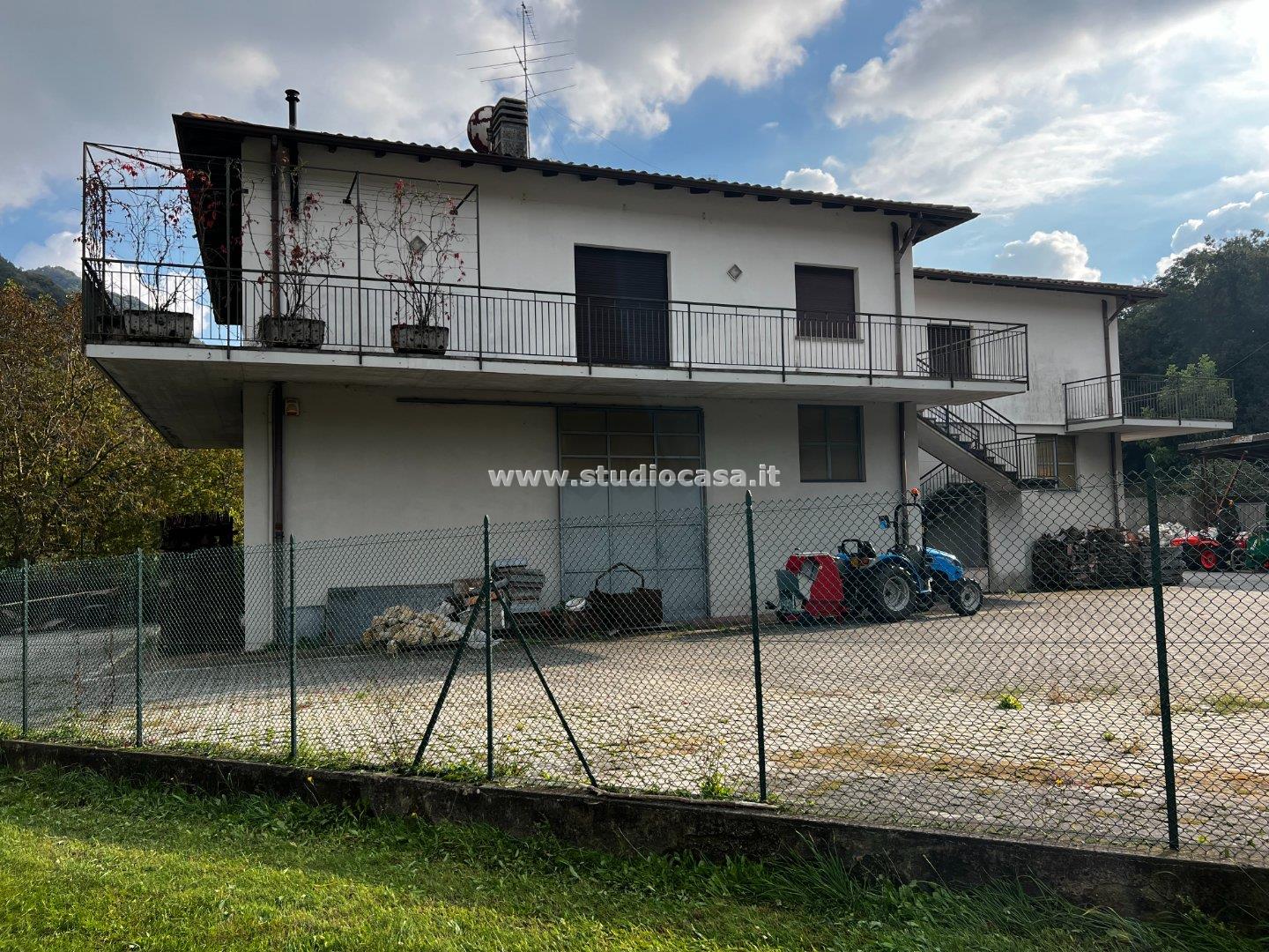 Appartamento in vendita a Carenno
