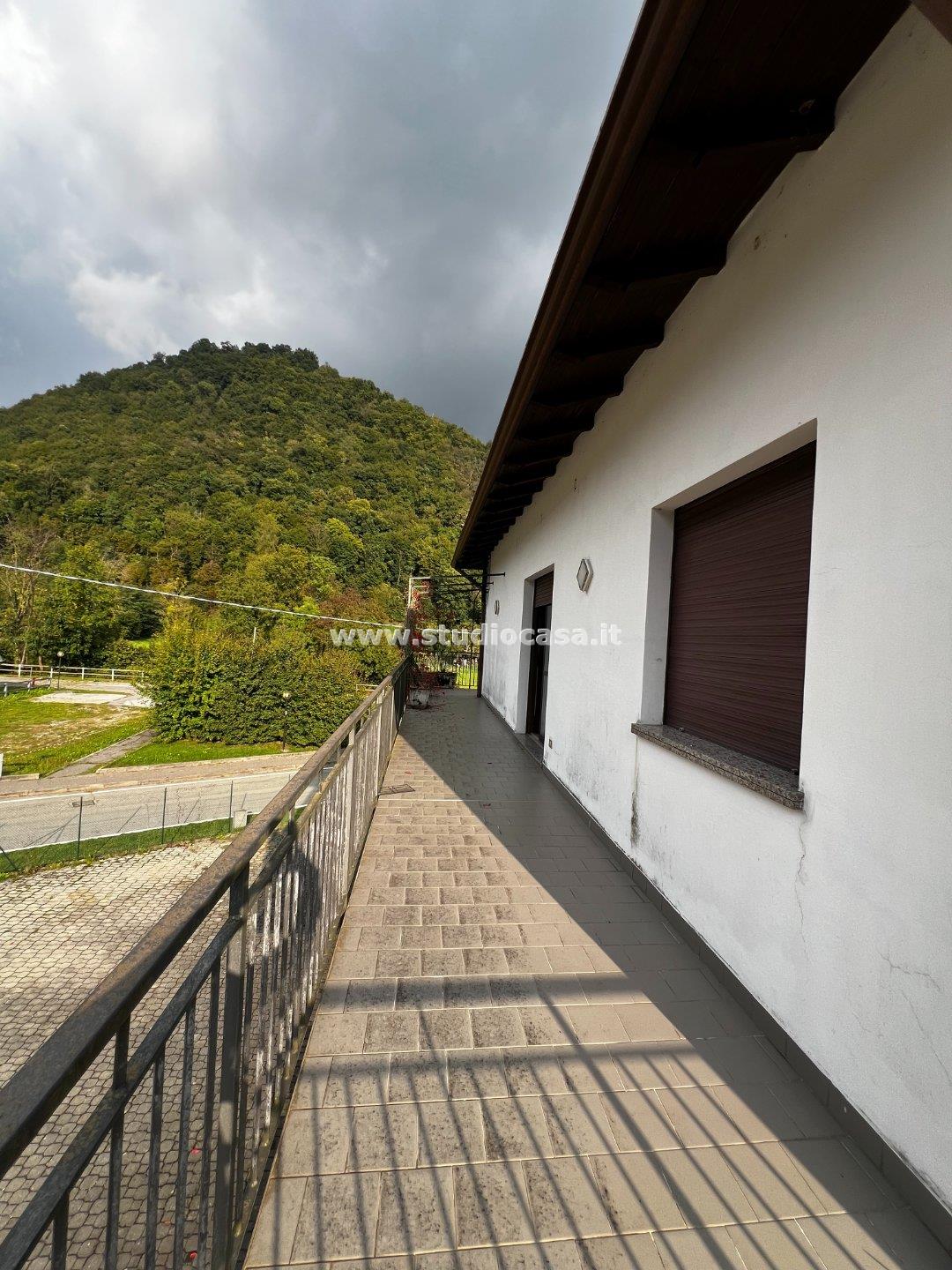 Appartamento in vendita a Carenno