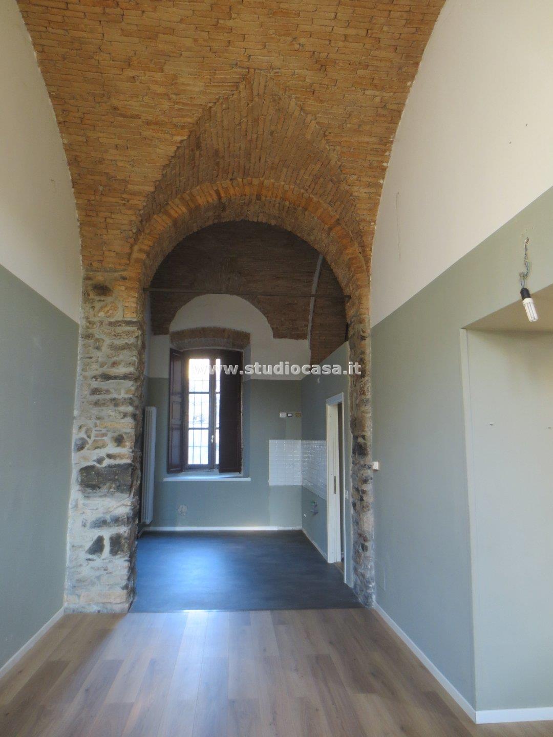 Appartamento in vendita a Erba