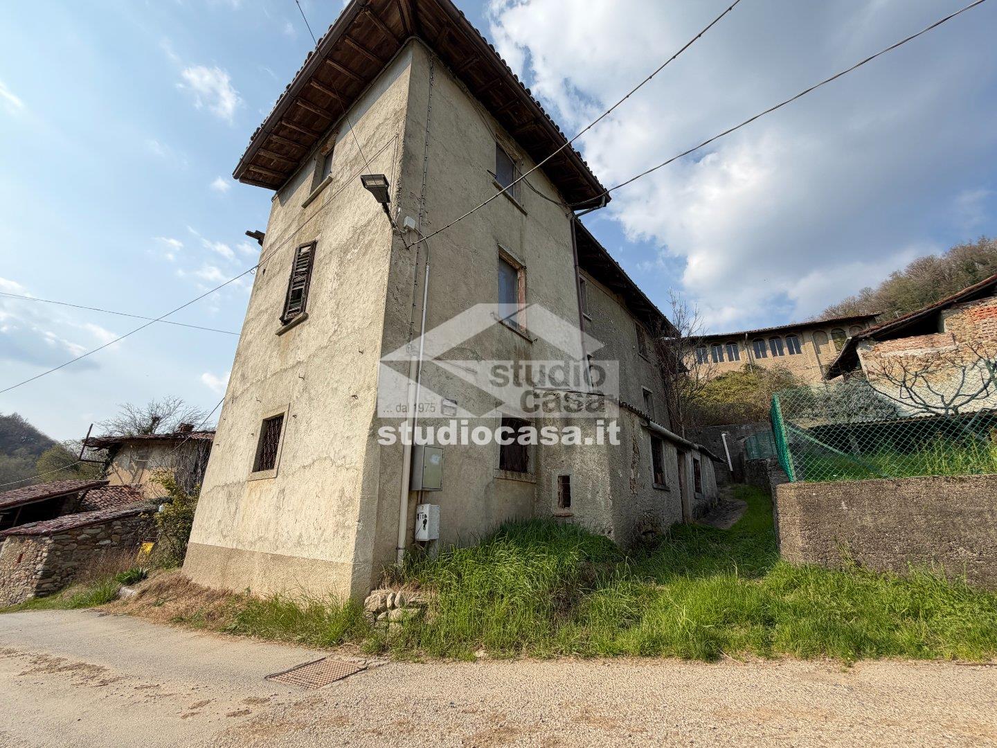 Cascina in vendita a Cisano Bergamasco
