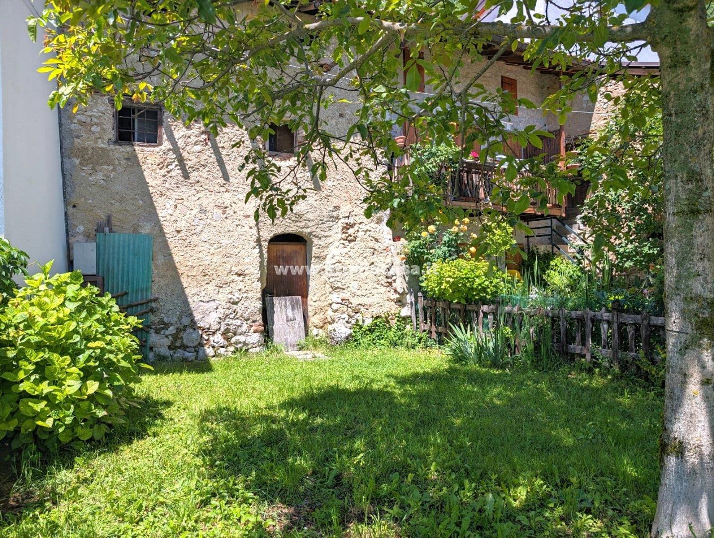 Terreno Boschivo in vendita a Villa Lagarina
