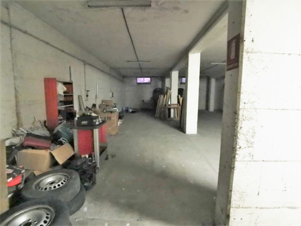 Magazzino in vendita a Rovereto