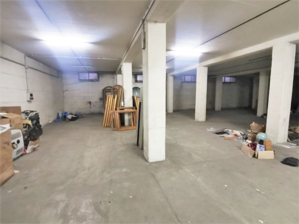 Magazzino in vendita a Rovereto