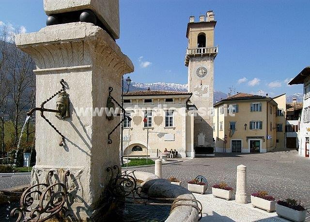 Casa Plurifamiliare in vendita a Rovereto