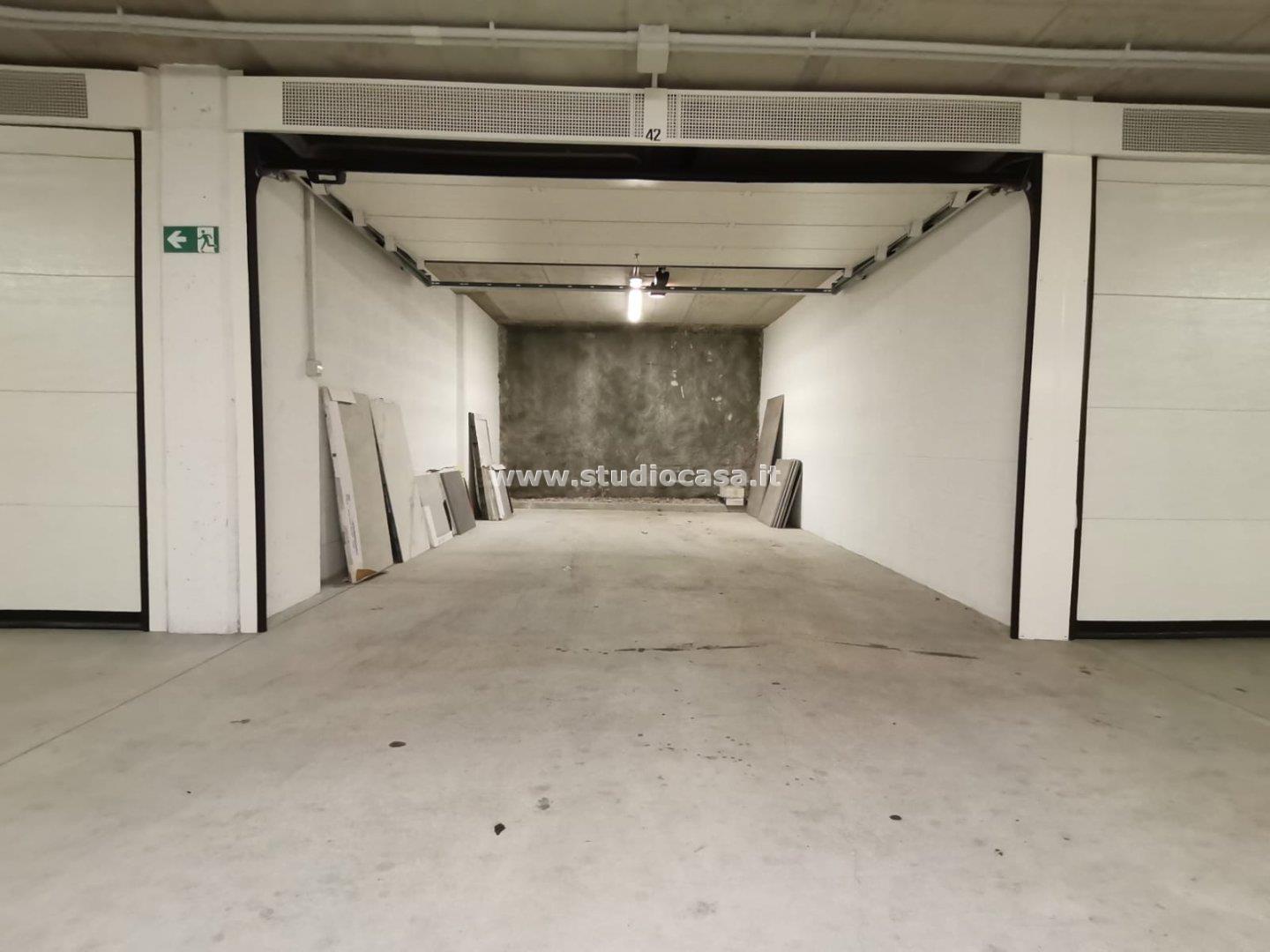 Box / Autorimessa in vendita a Rovereto