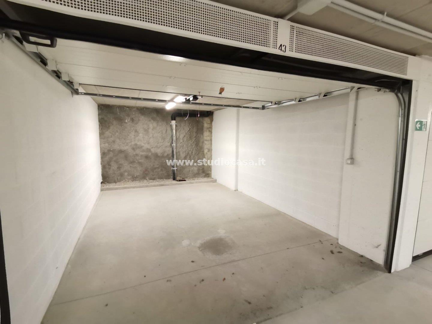 Box / Autorimessa in vendita a Rovereto