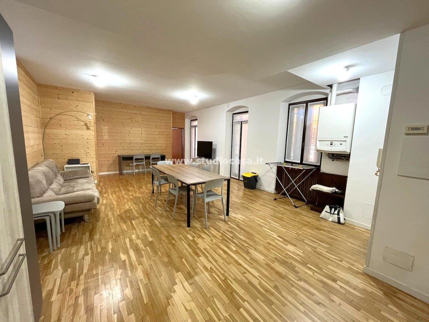Stanza in Appartamento in affitto a Rovereto