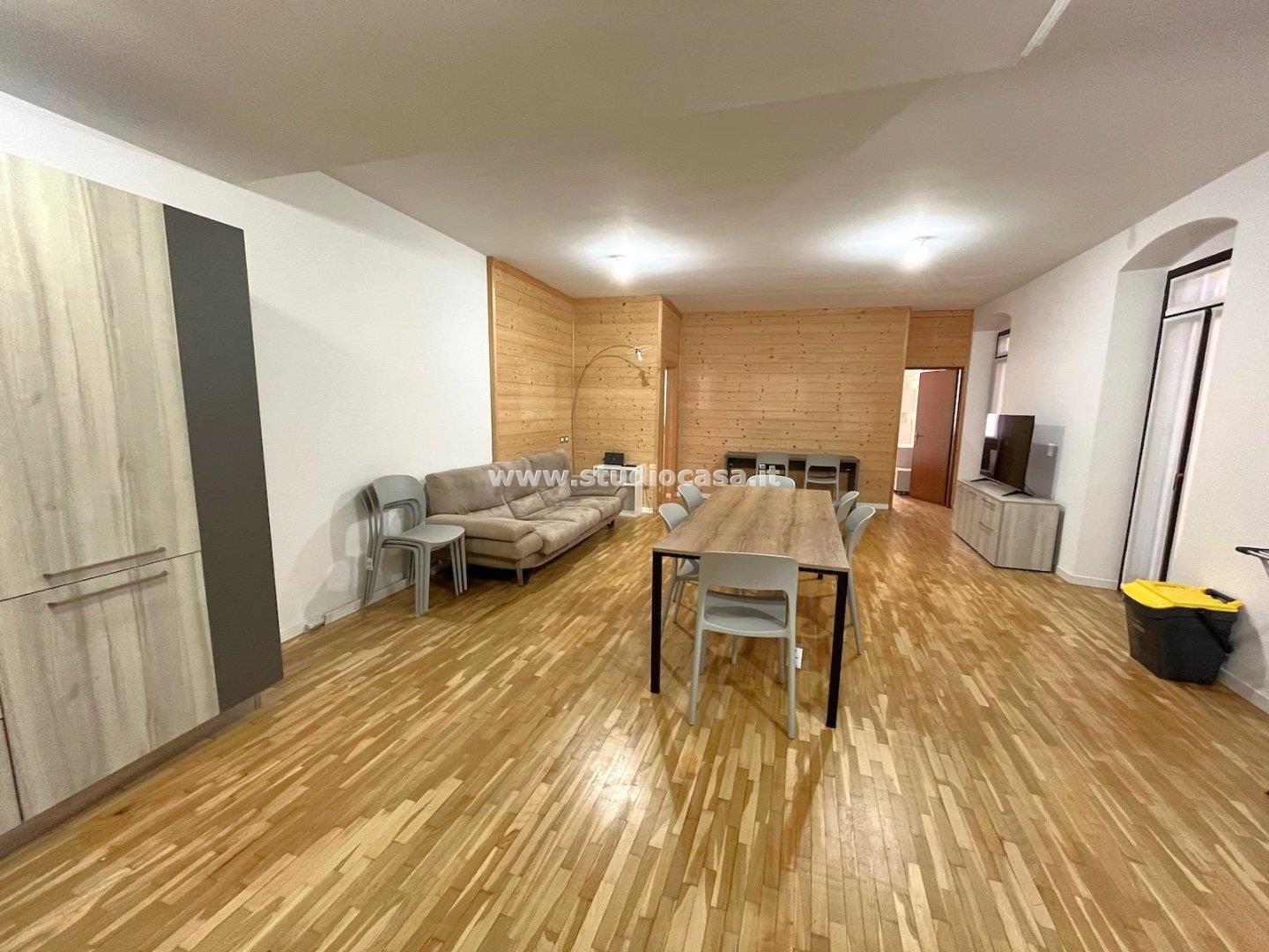 Stanza in Appartamento in affitto a Rovereto