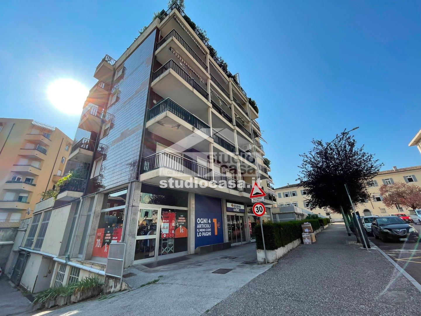 Box / Autorimessa in vendita a Rovereto
