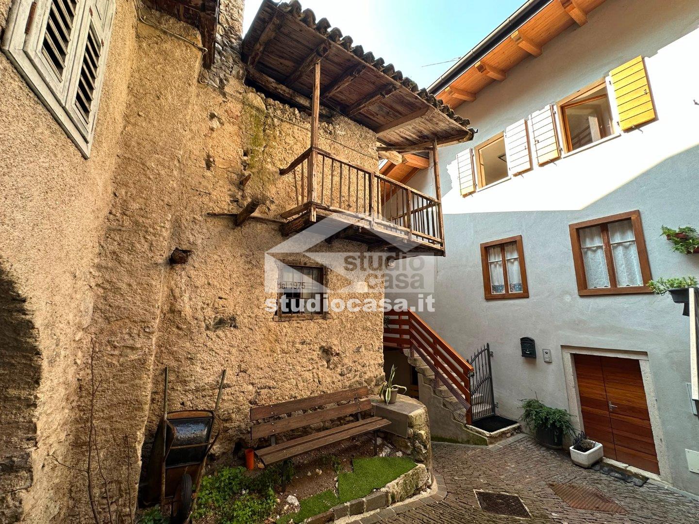Casa Rustica in vendita a Terragnolo