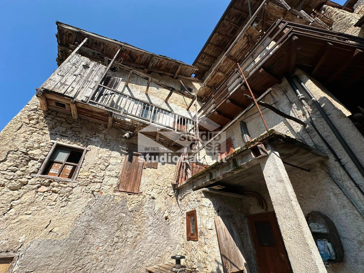 Casa Rustica in vendita a Terragnolo