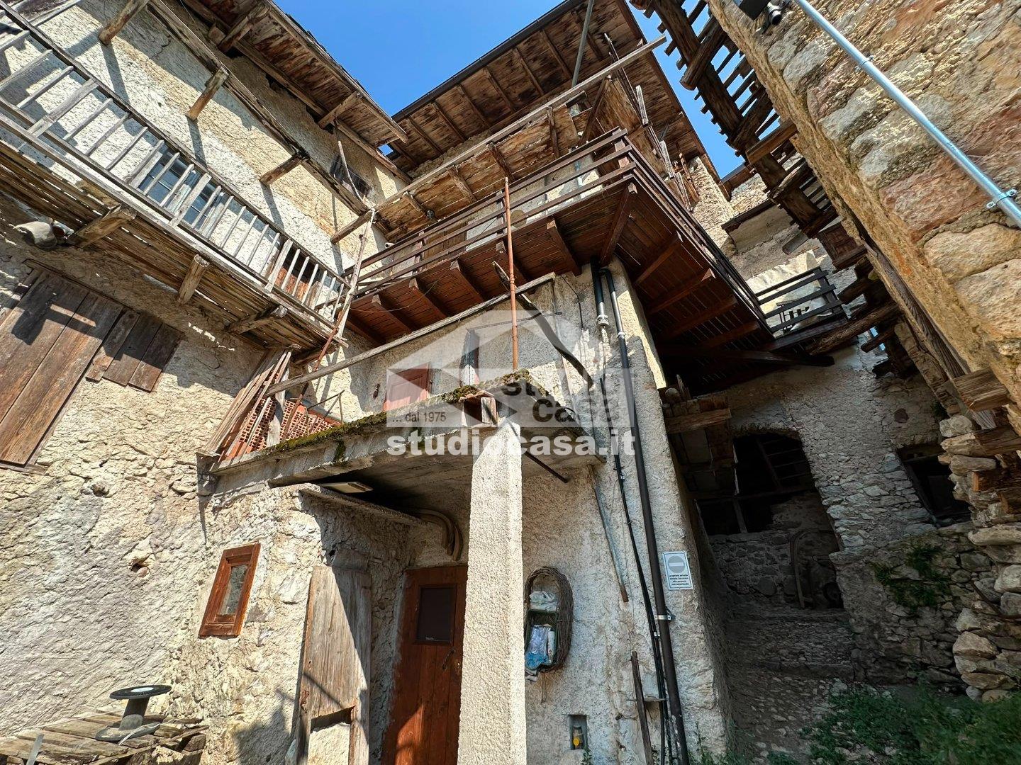 Casa Rustica in vendita a Terragnolo