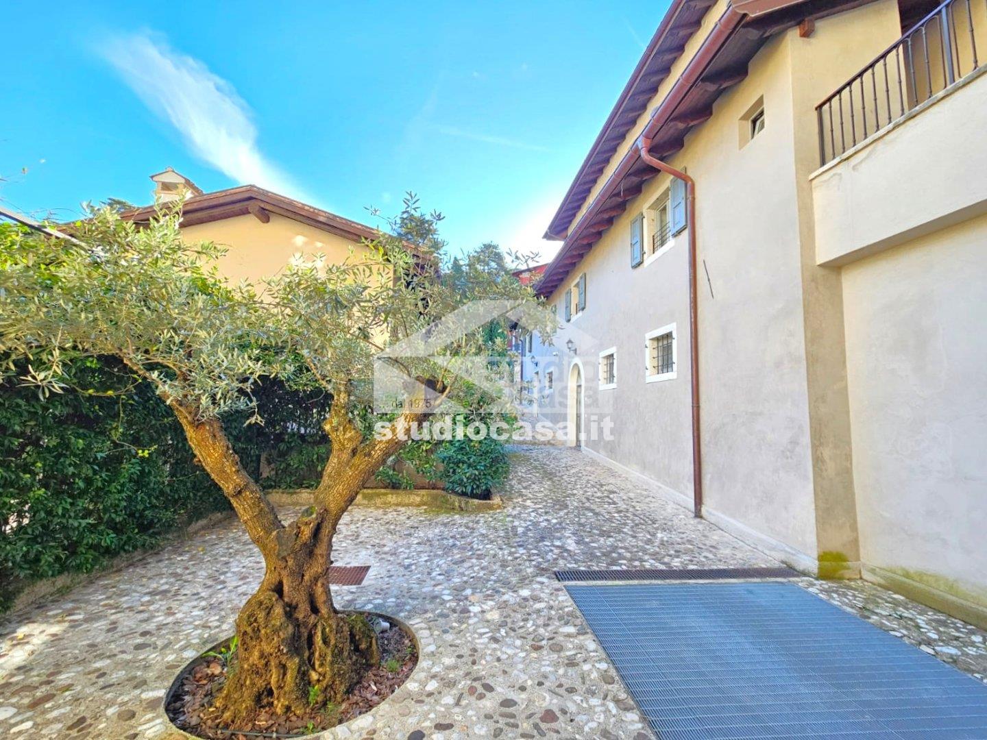 Stanza in Appartamento in affitto a Rovereto