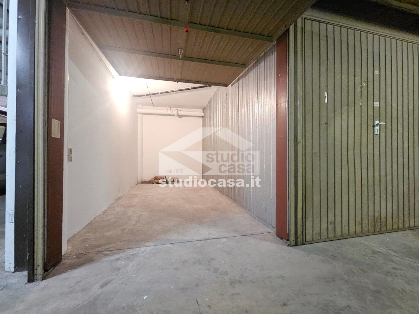 Box / Autorimessa in vendita a Rovereto