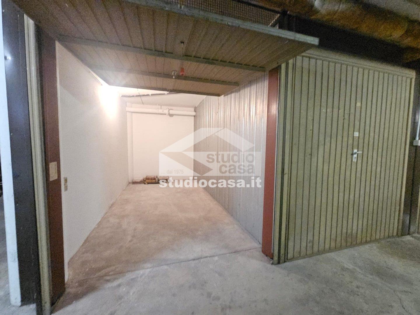 Box / Autorimessa in vendita a Rovereto