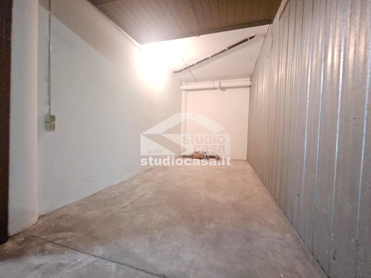 Box / Autorimessa in vendita a Rovereto