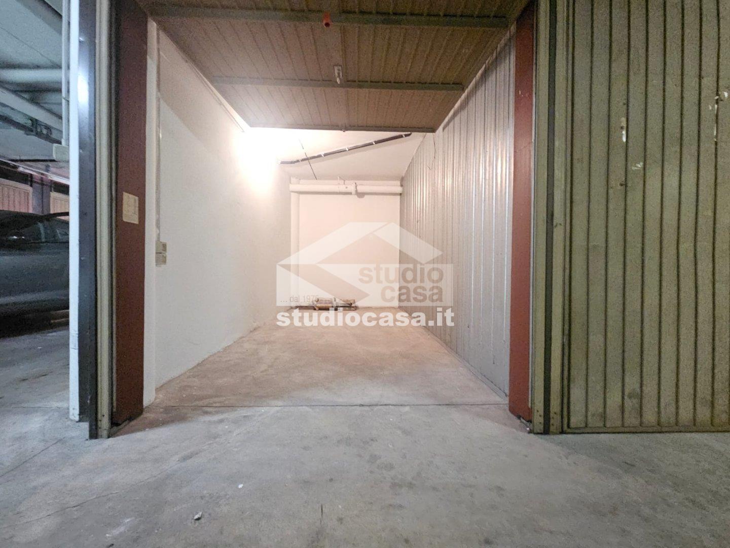 Box / Autorimessa in vendita a Rovereto