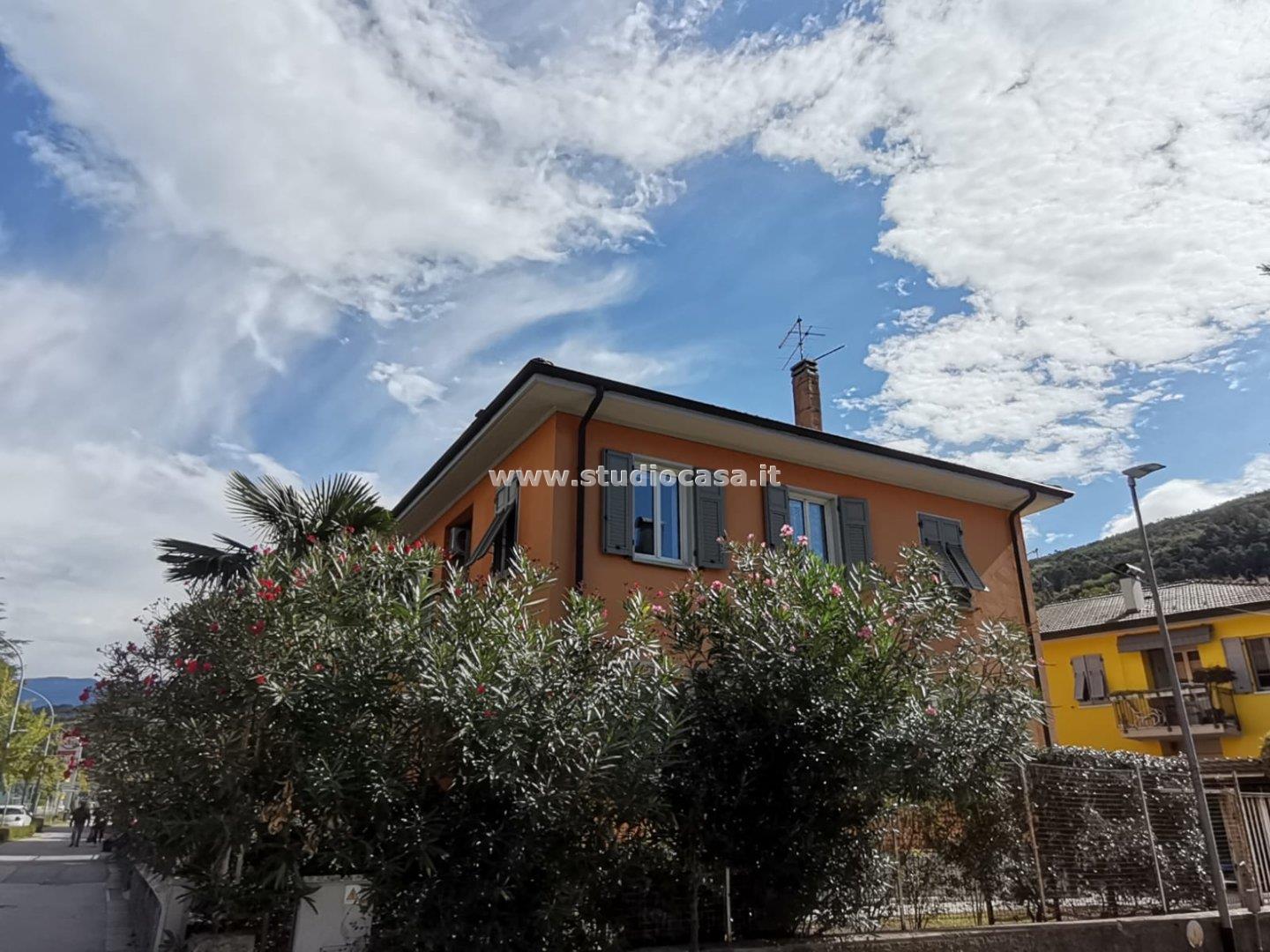 Stanza in Appartamento in affitto a Rovereto