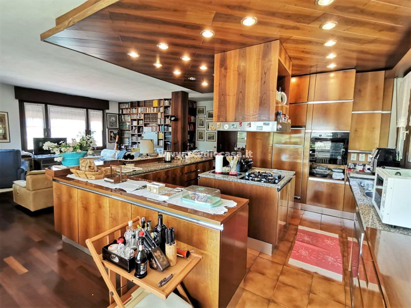 Villa Unifamiliare in vendita a Rovereto