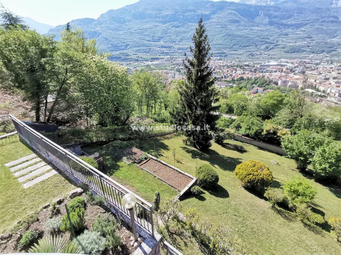 Villa Unifamiliare in vendita a Rovereto