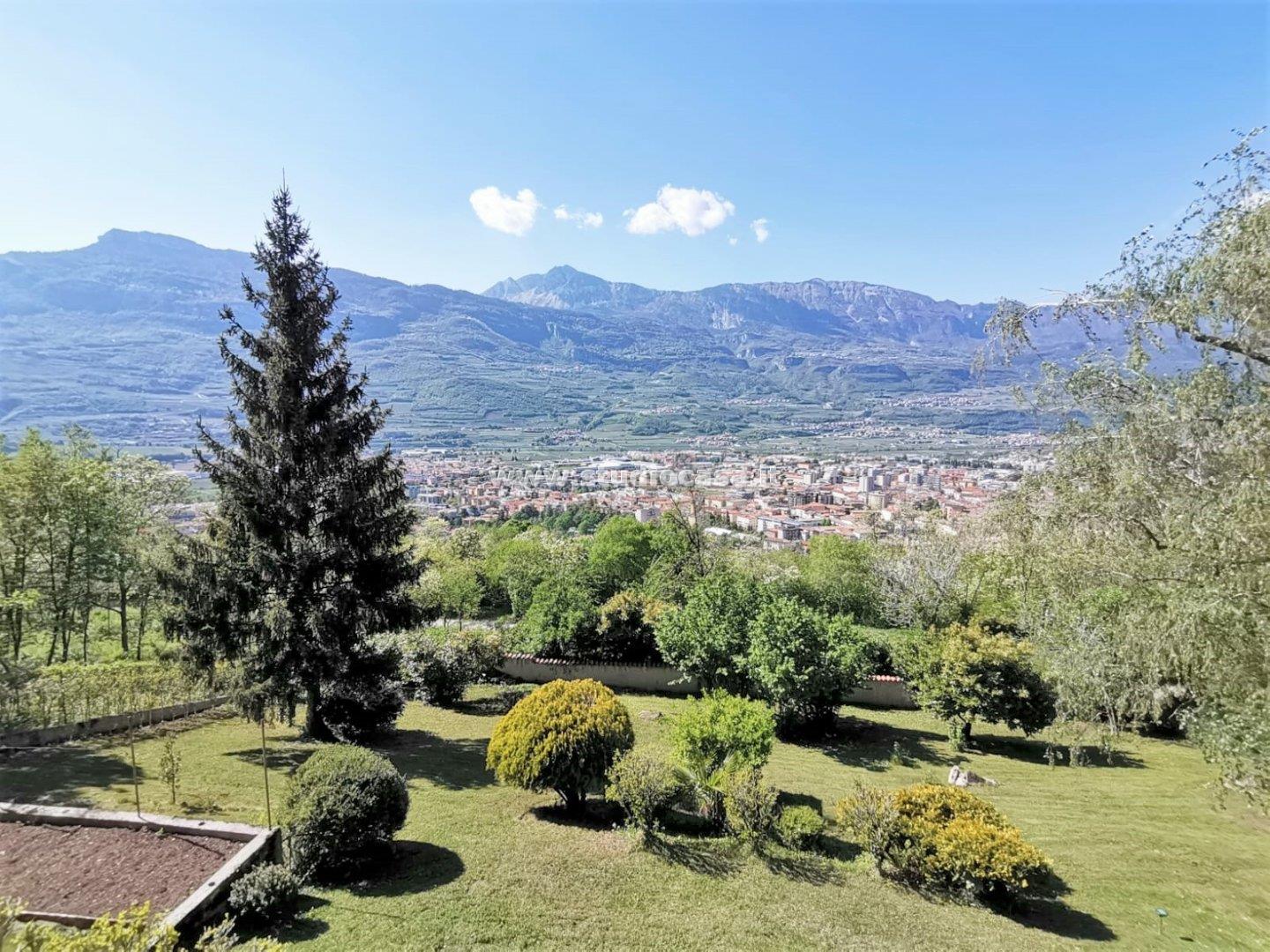 Villa Unifamiliare in vendita a Rovereto