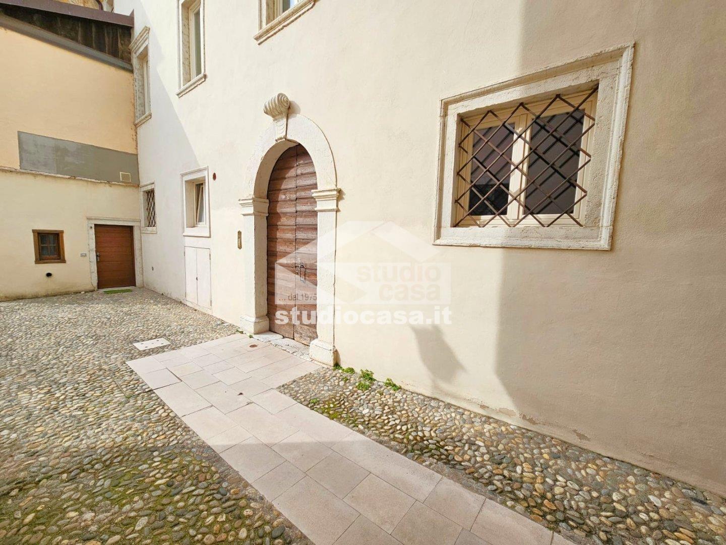 Appartamento in vendita a Rovereto