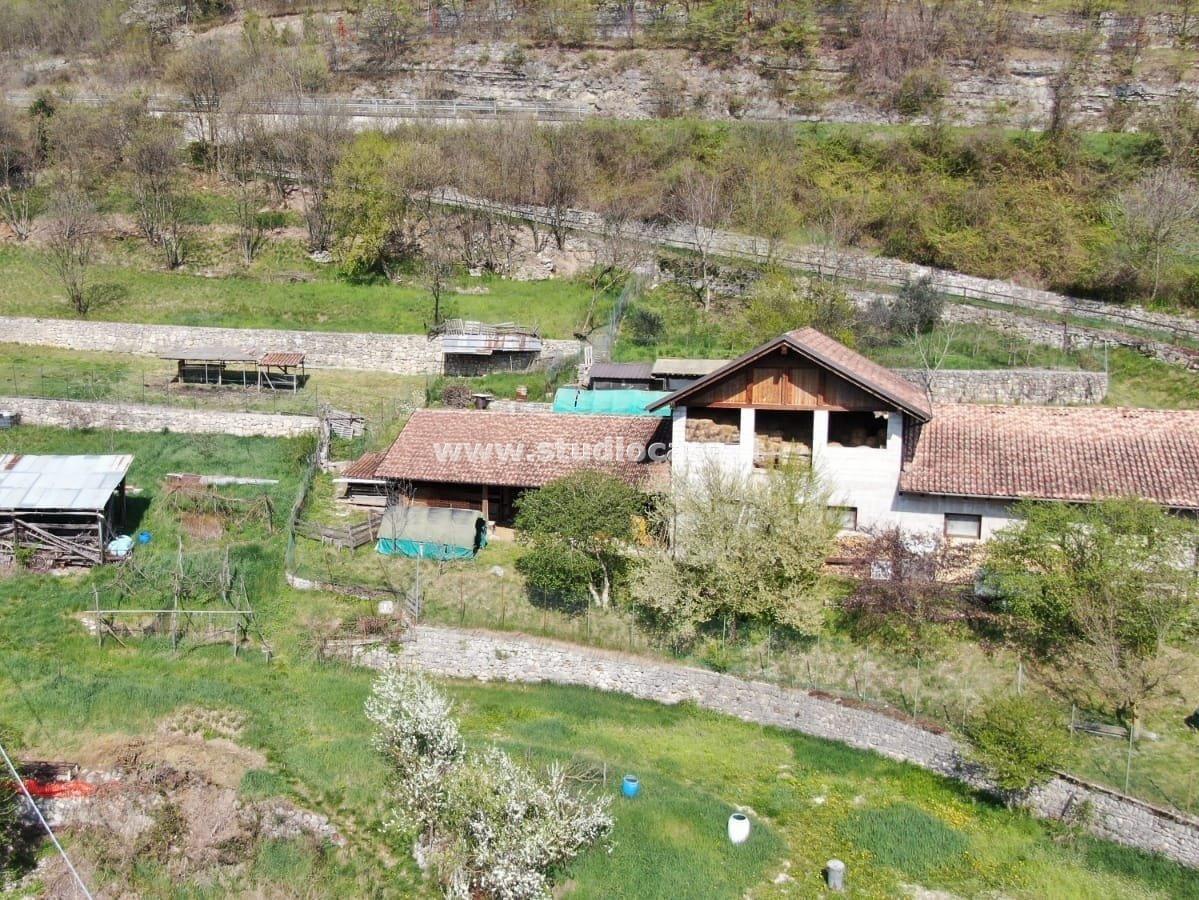 Magazzino in vendita a Trambileno