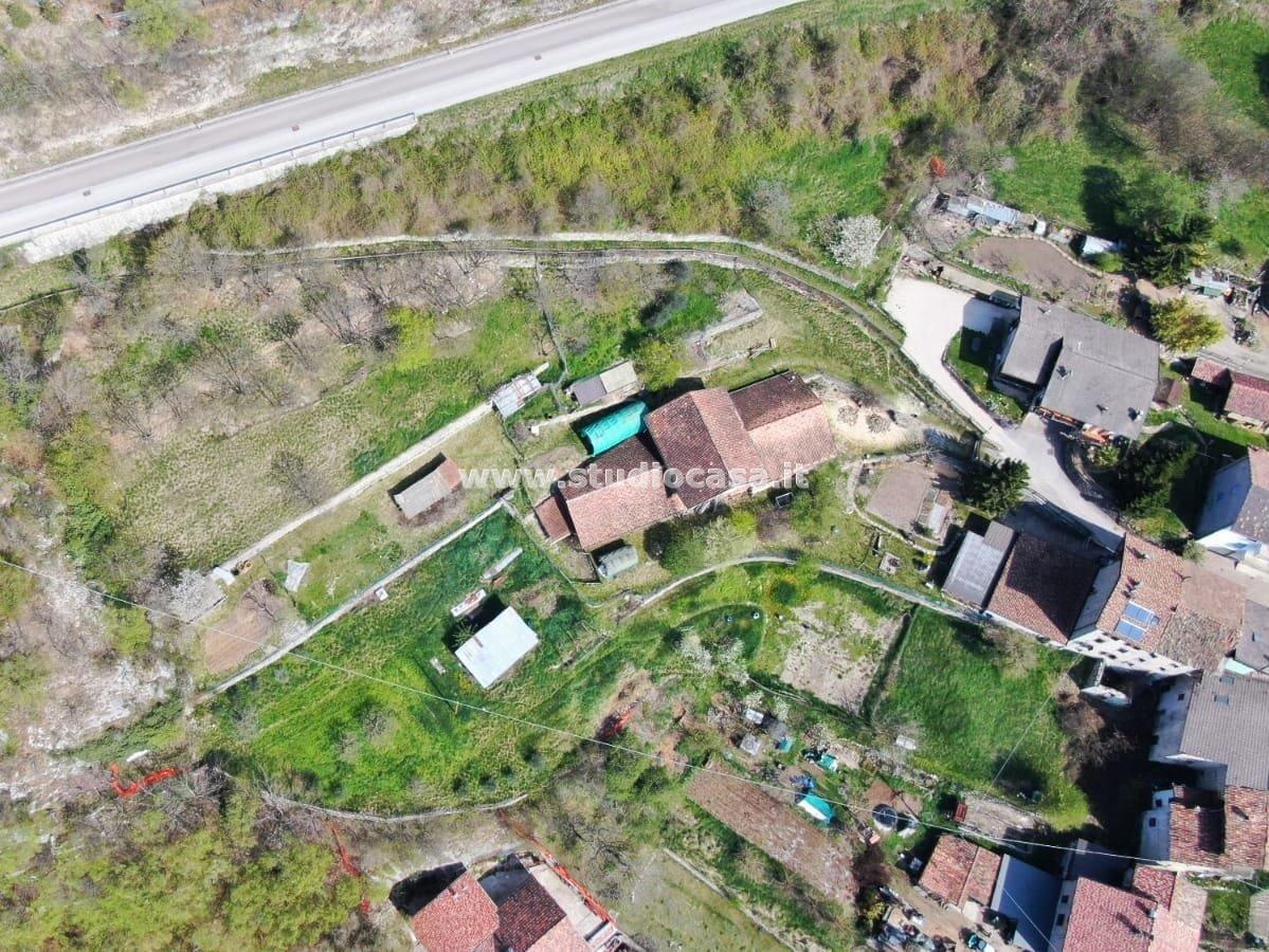 Magazzino in vendita a Trambileno