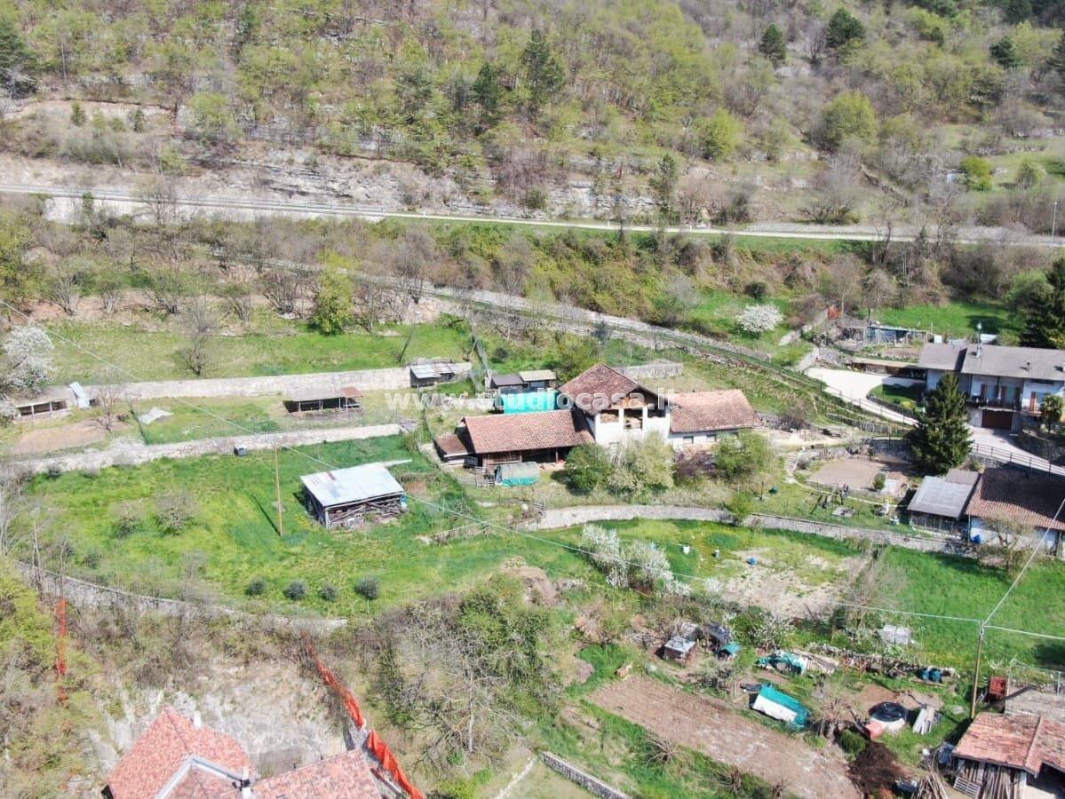 Magazzino in vendita a Trambileno