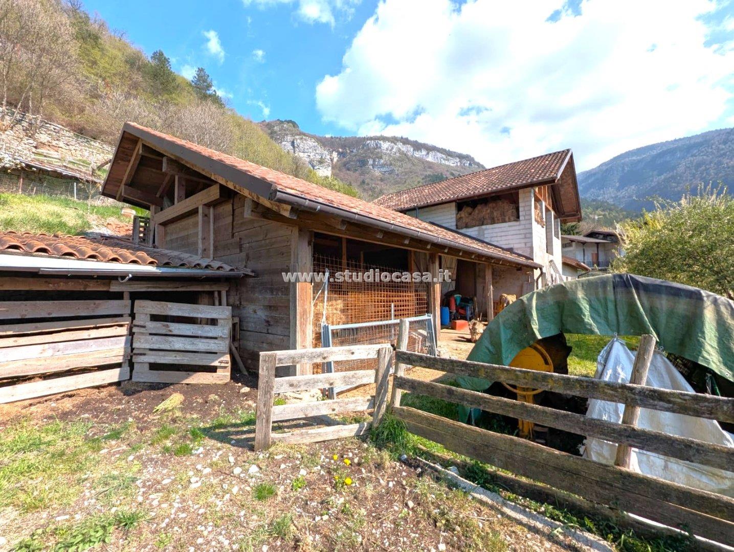Magazzino in vendita a Trambileno
