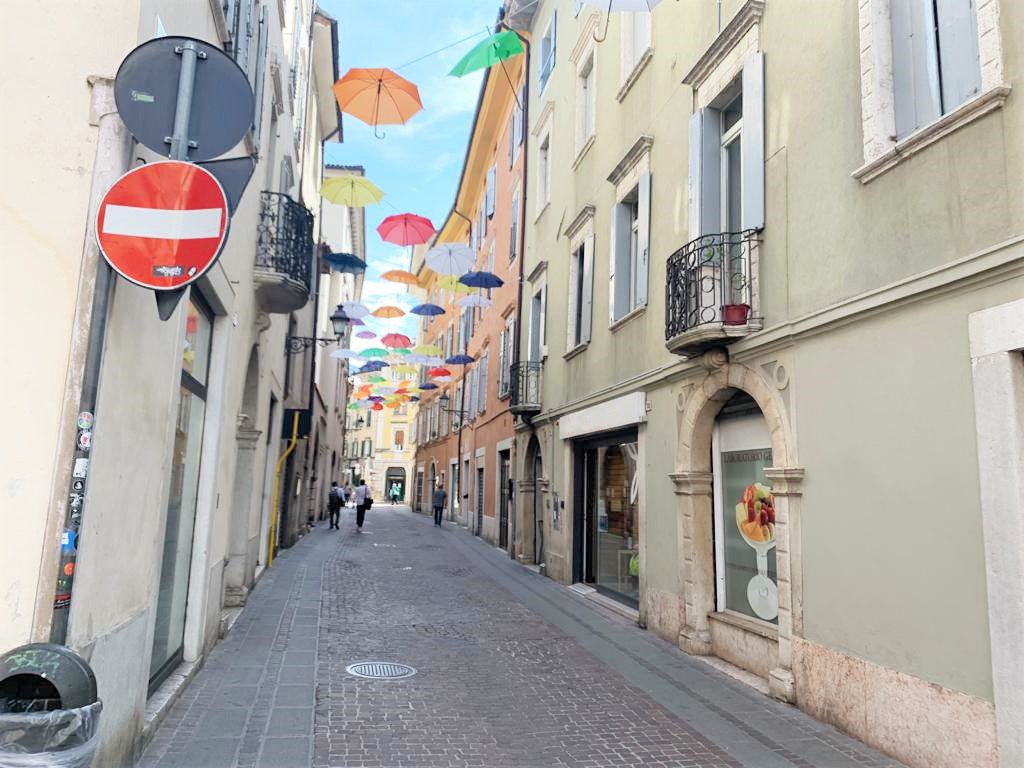 Negozio in vendita a Rovereto