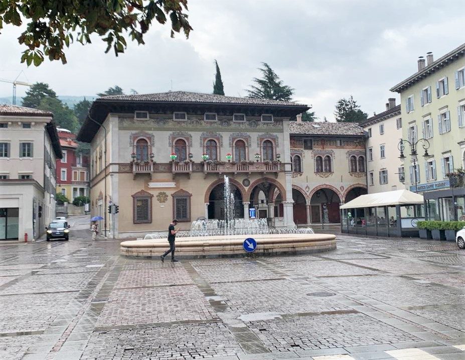 Negozio in vendita a Rovereto
