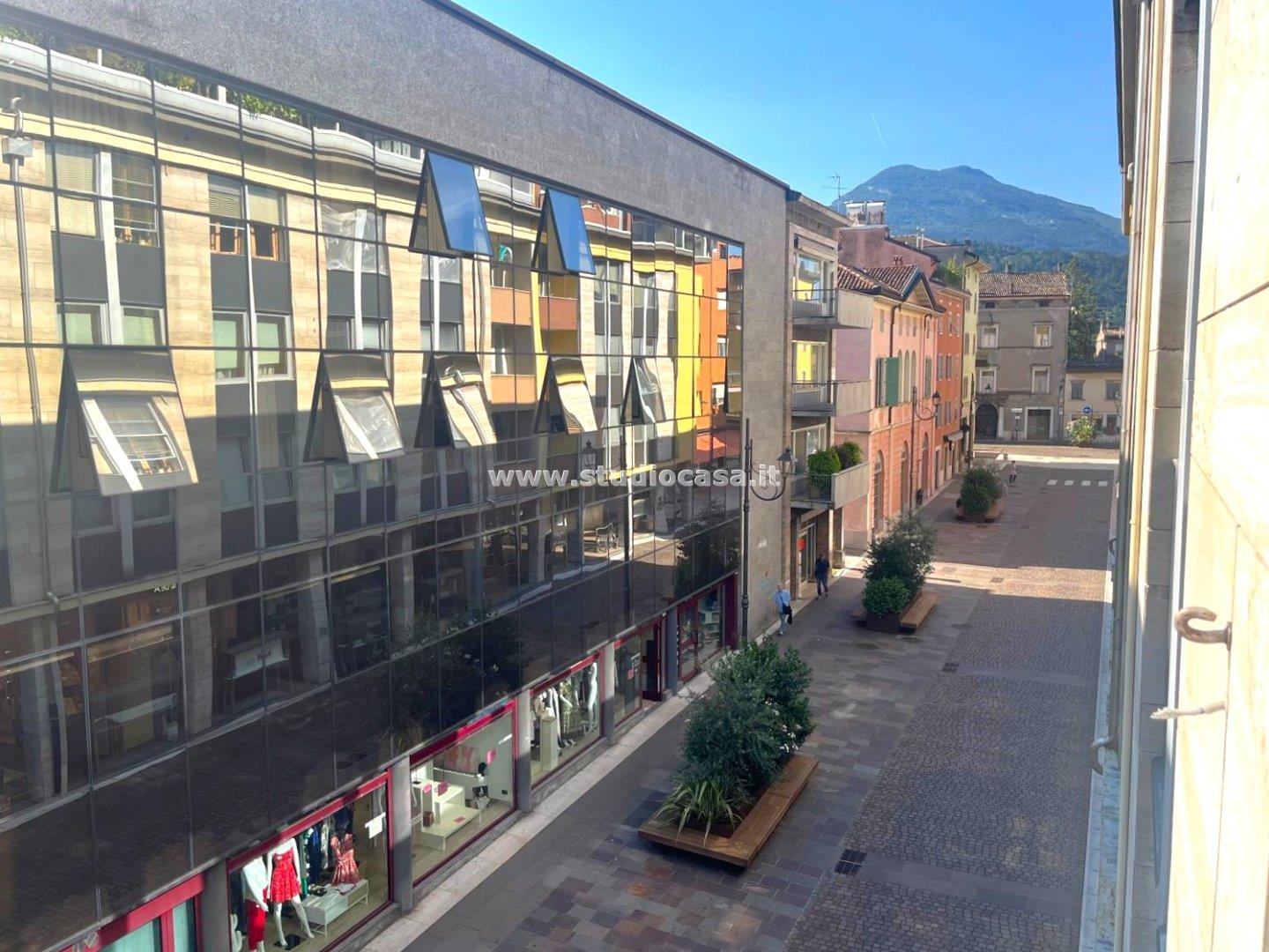 Stanza in Appartamento in affitto a Rovereto