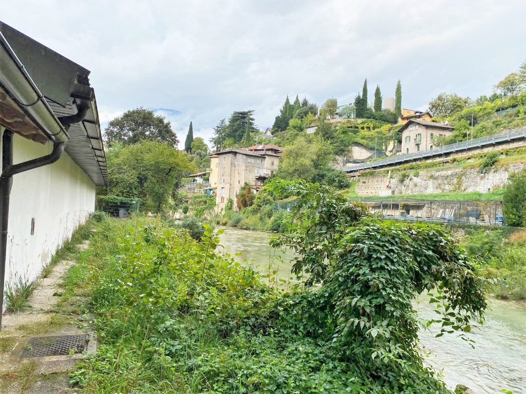 Magazzino in vendita a Rovereto