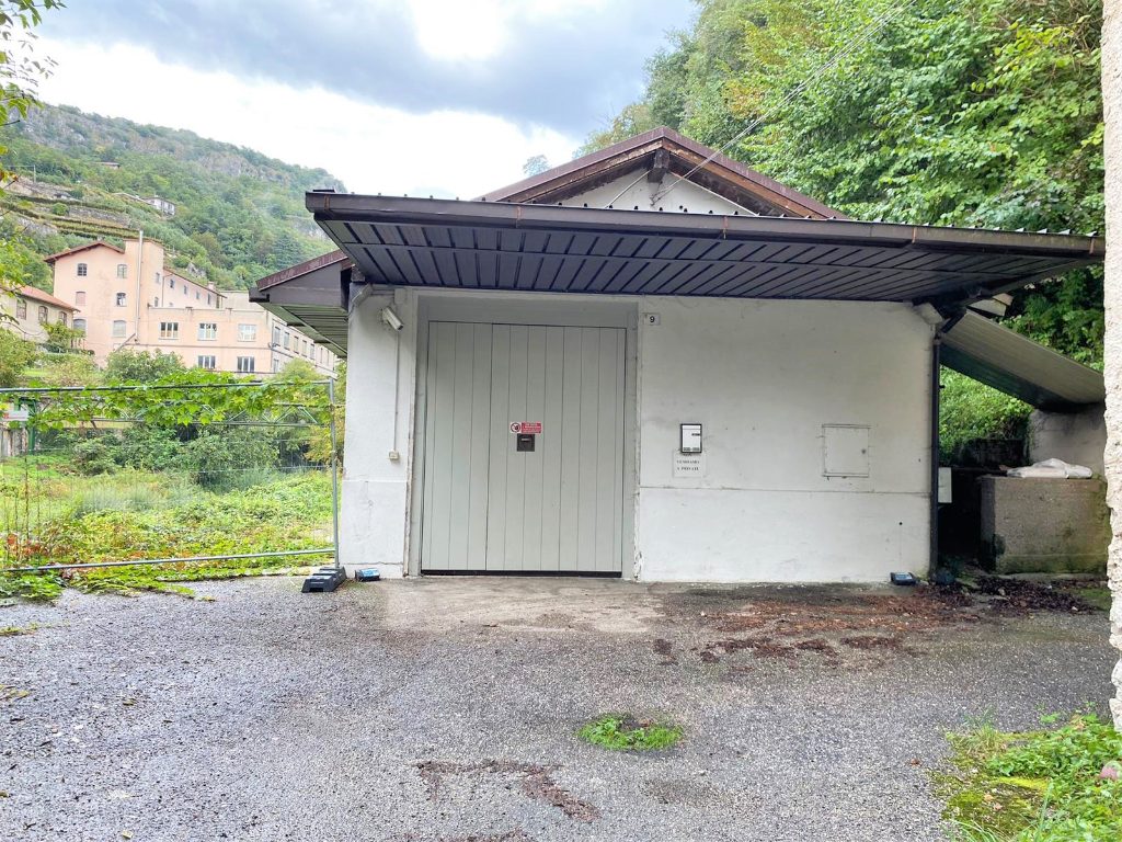 Magazzino in vendita a Rovereto