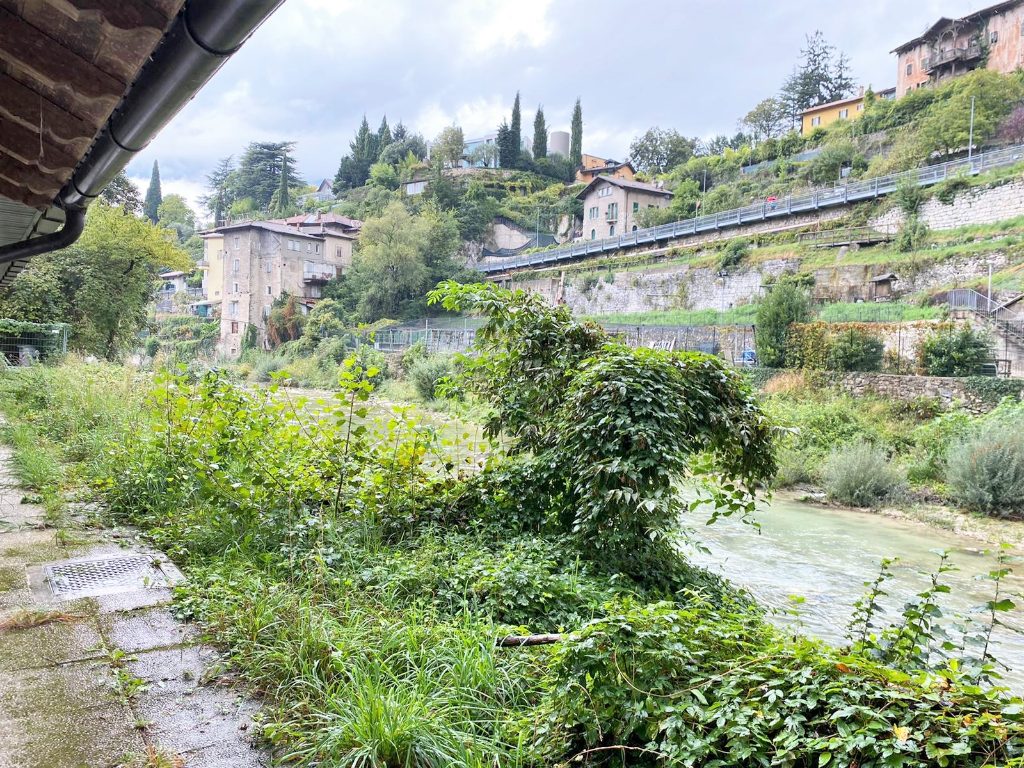 Magazzino in vendita a Rovereto