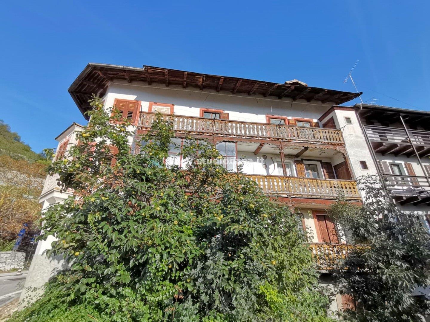 Casa Plurifamiliare in vendita a Rovereto