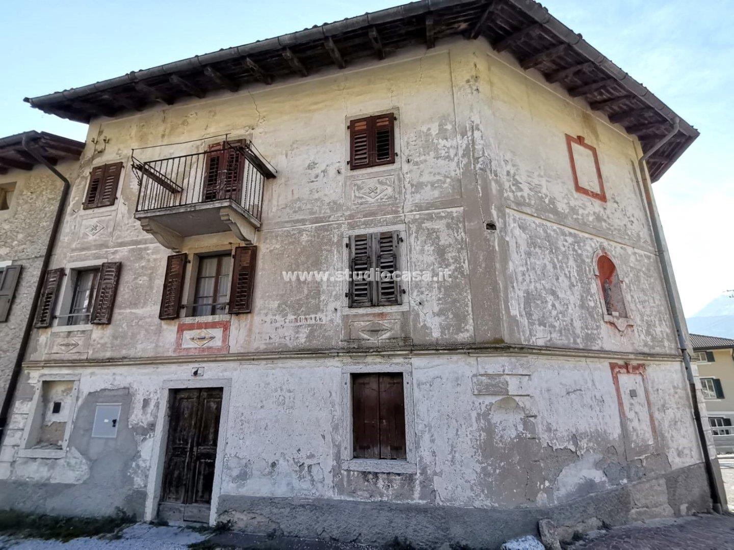 Casa Plurifamiliare in vendita a Rovereto
