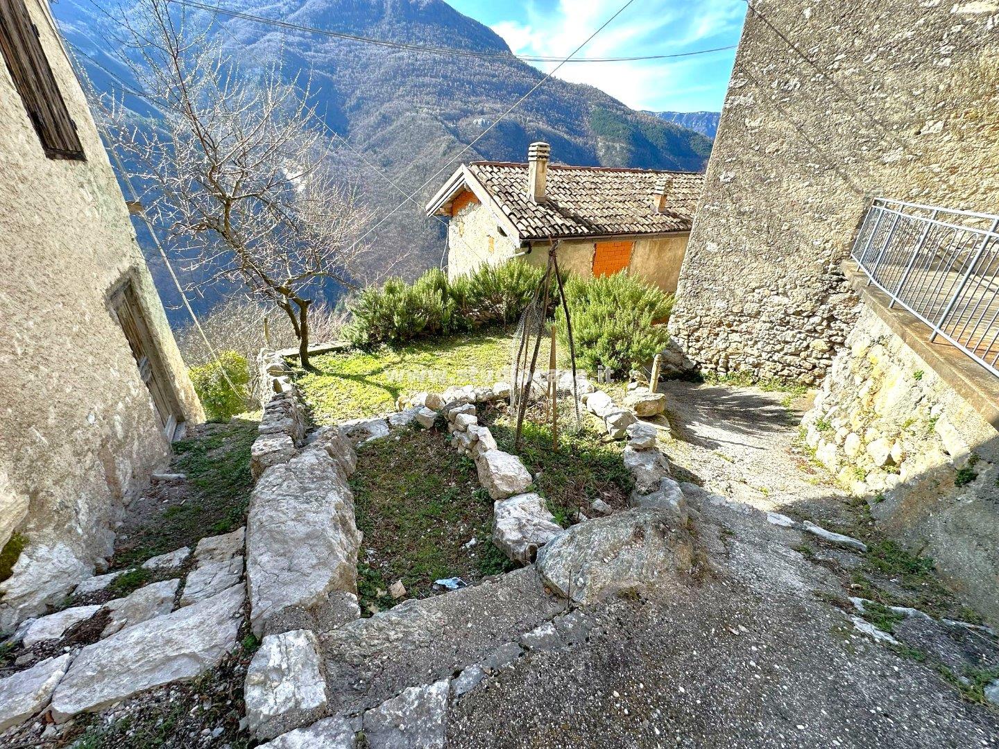 Terratetto in vendita a Terragnolo