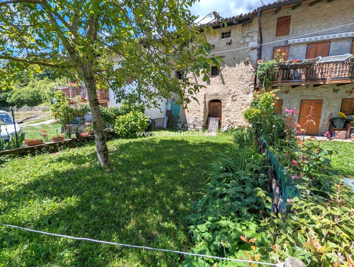 Casa Rustica in vendita a Villa Lagarina