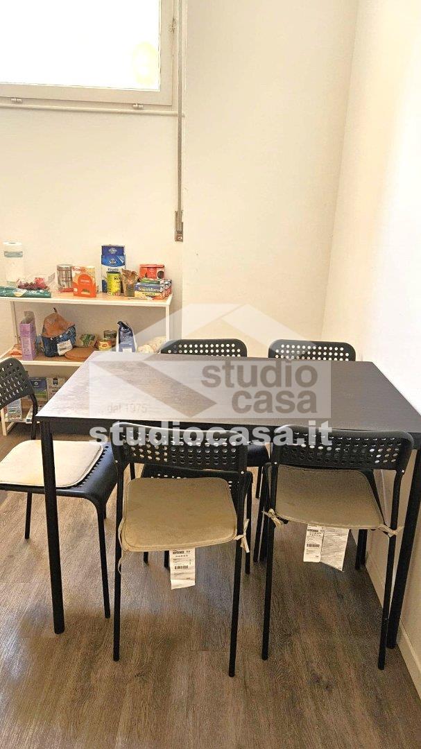 Stanza in Appartamento in affitto a Rovereto