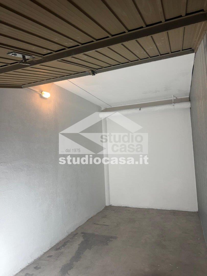 Box / Autorimessa in vendita a Rovereto