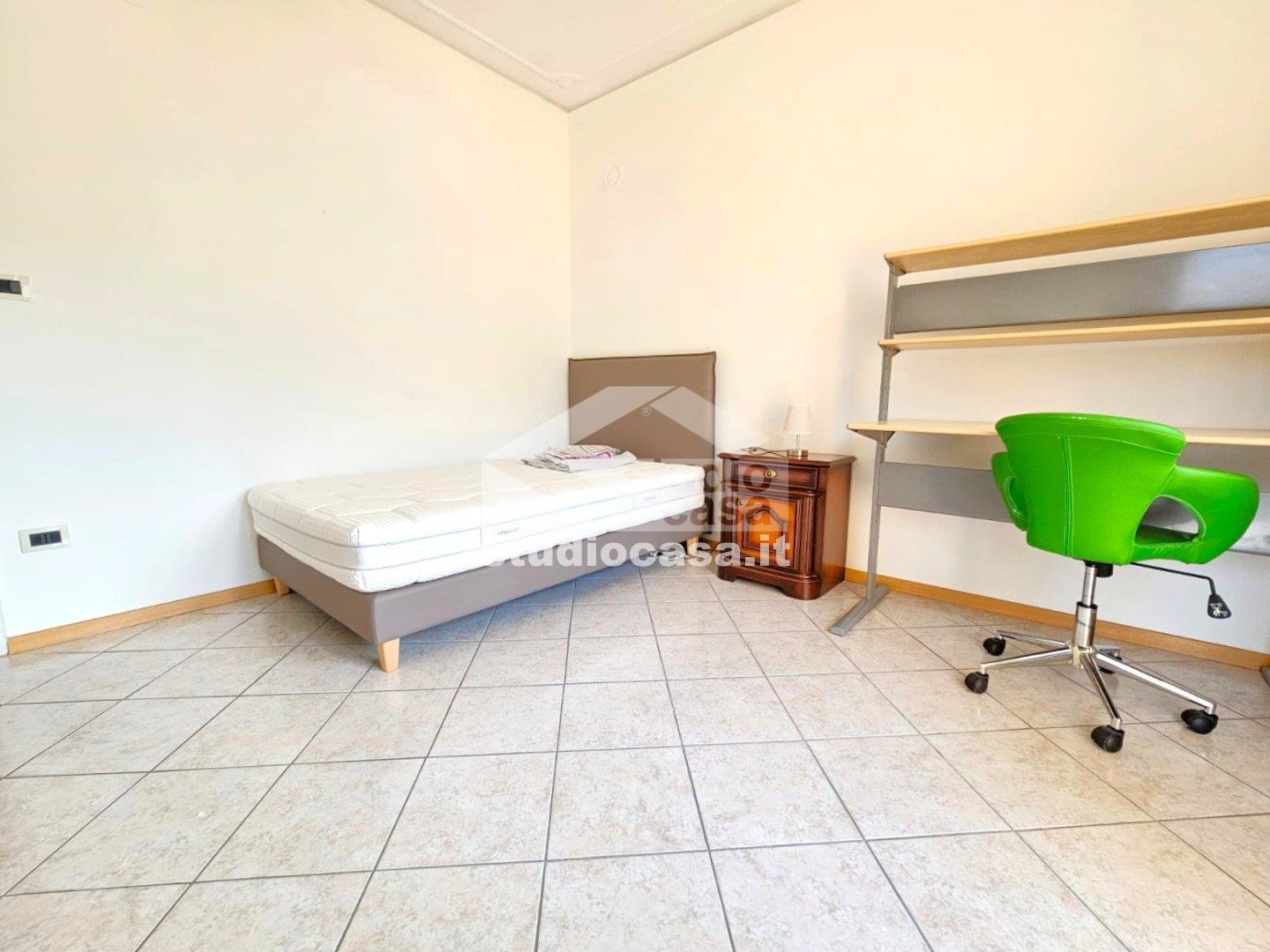 Stanza in Appartamento in affitto a Rovereto